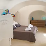 בית נופש Trullo Lantane סן מיקלה סלנטינו